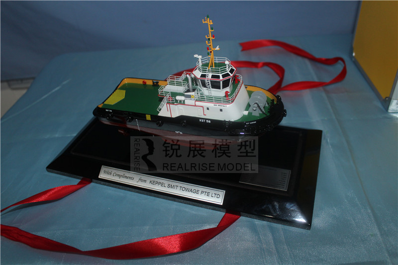 Gift model of tugboat