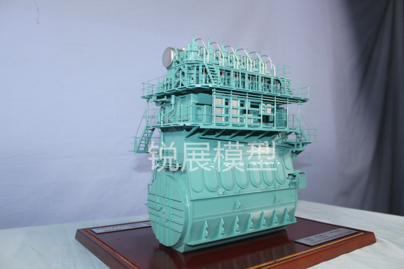 Small scale Six cylinder diesel engine Model